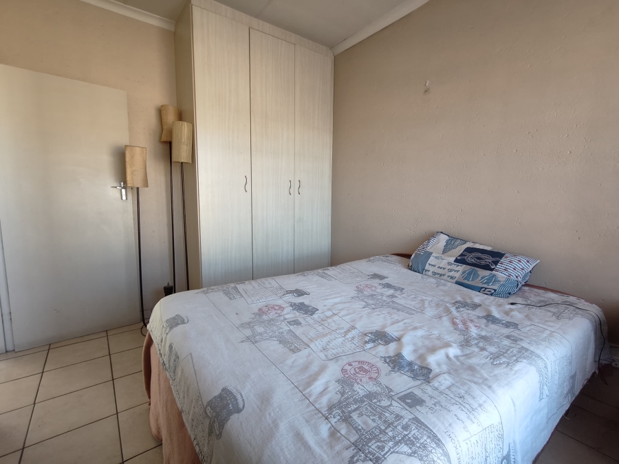 2 Bedroom Property for Sale in Waterval East North West